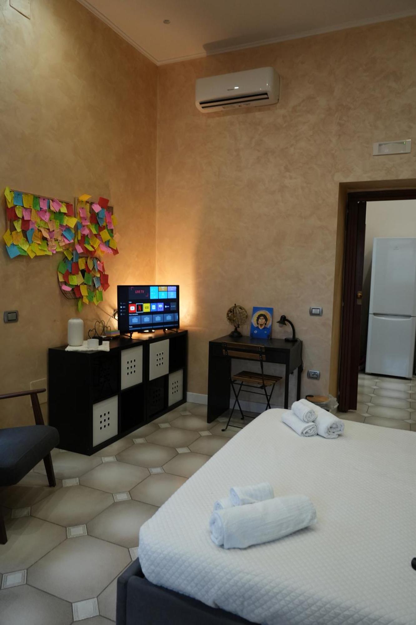 081 Stazione Centrale Home نابولي المظهر الخارجي الصورة