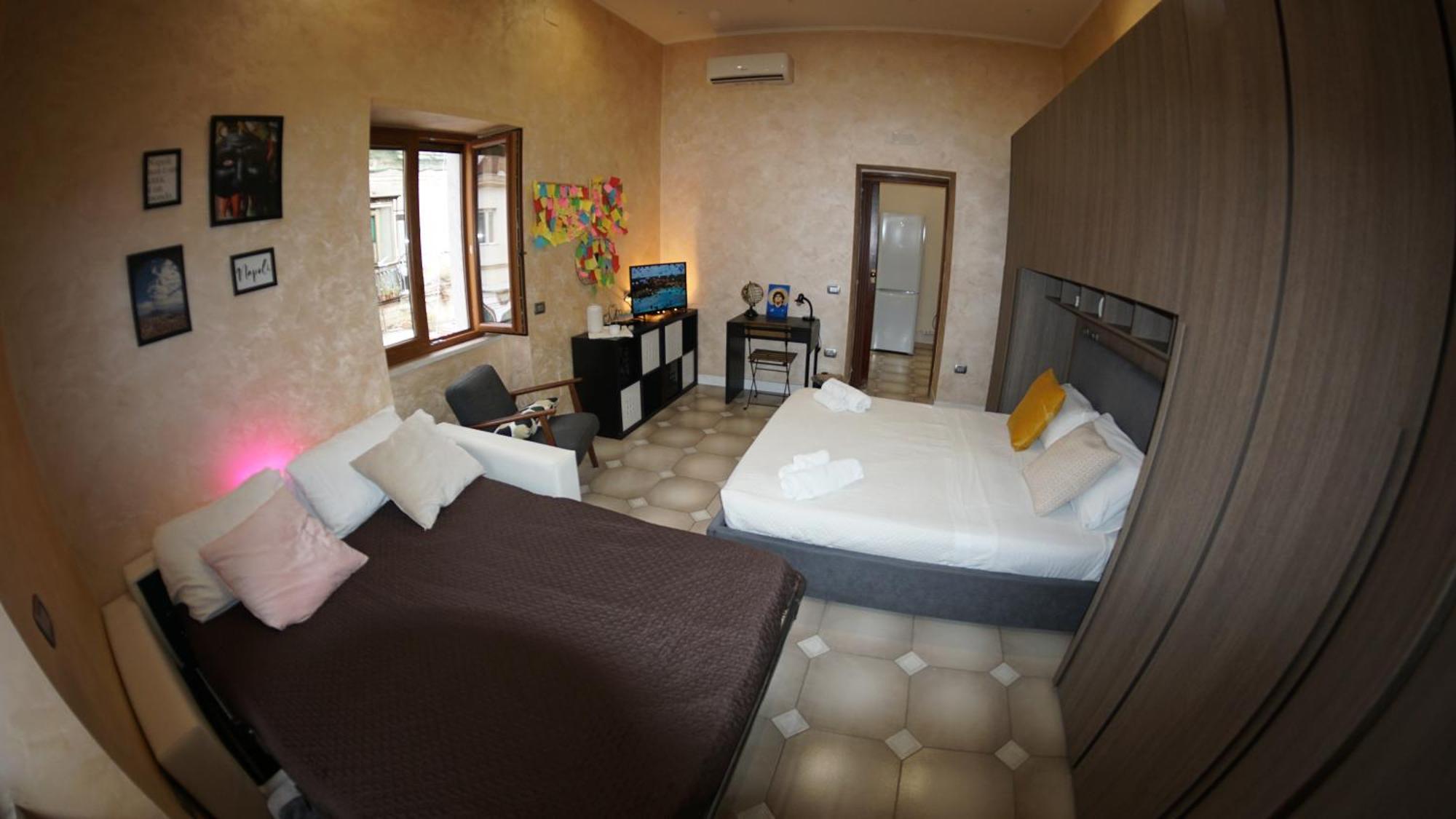081 Stazione Centrale Home نابولي المظهر الخارجي الصورة